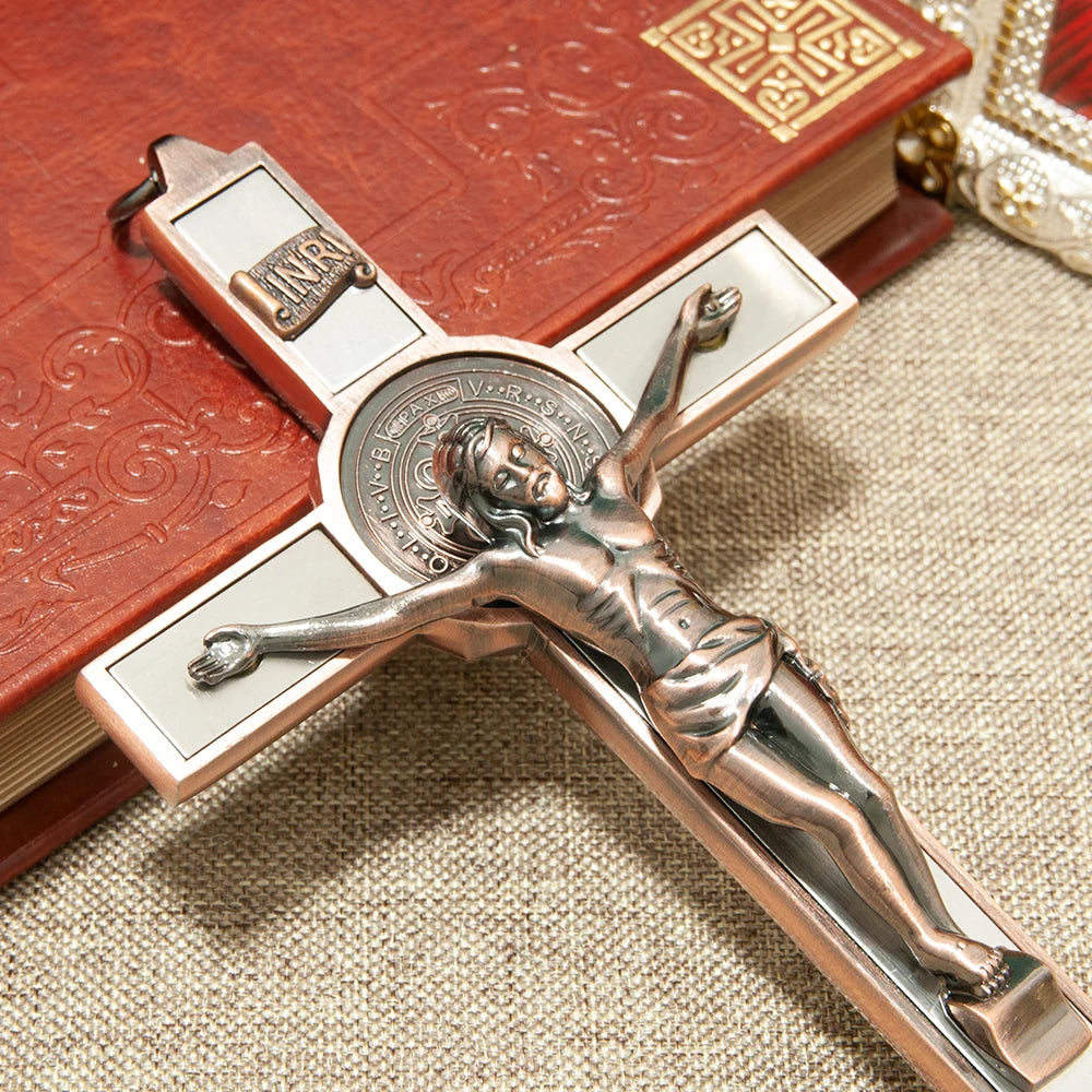 Cruz Católica HTISOK con Medalla de San Benito – Decoración Religiosa de Pared 17,5 cm